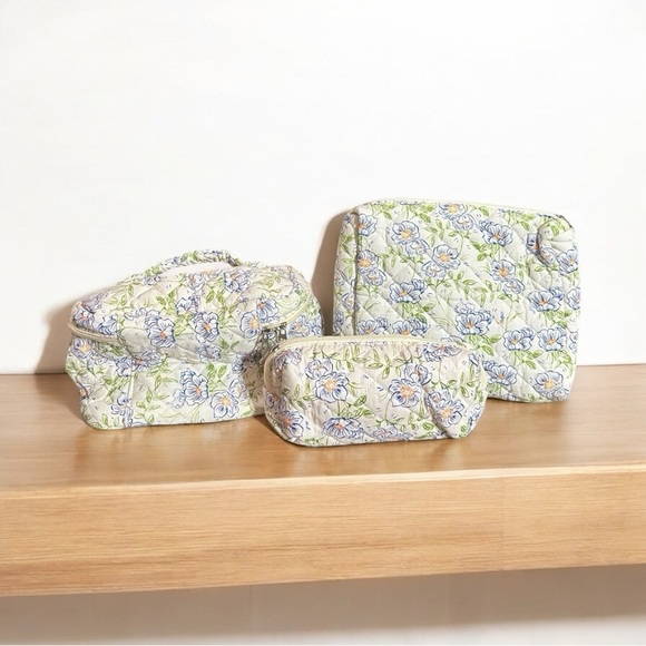 3-Piece Floral Quilted Travel Bag Set | Makeup, Pouch, and Organizer | New - Picture 2 of 5